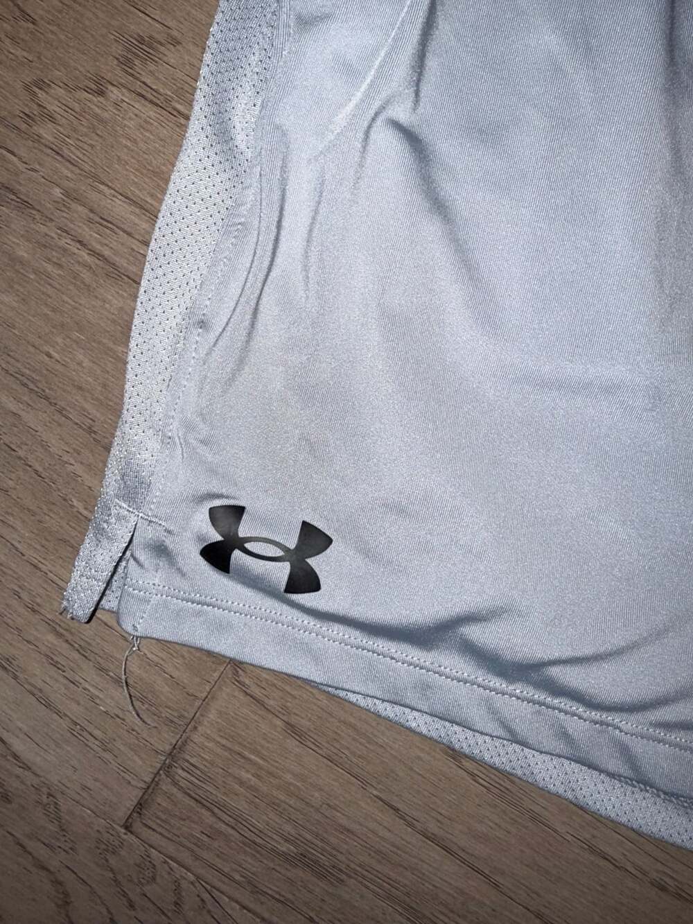 Under Armour Athletic Shorts Size L Grey Loose Fit - Picture 2 of 4